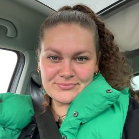 Jule, Babysitter in Moers