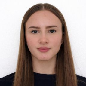 Viola, Babysitter in Rodgau