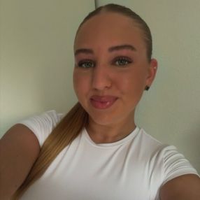 Lena, Babysitter in Hamburg