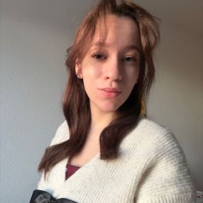 Alona, Babysitter in Merseburg