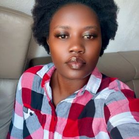 Mebowasswa, Babysitter in Nürnberg