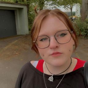 Samara, Babysitter in Radevormwald