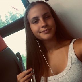Malia, Babysitter in Knittlingen