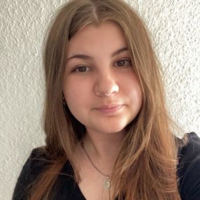 Yasmin, Babysitter in Varel