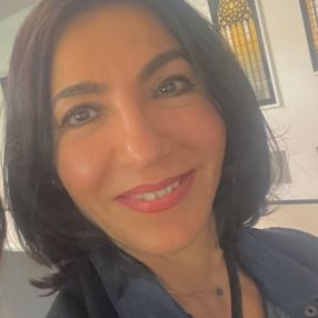 Hüsniye, Babysitter in Rödermark