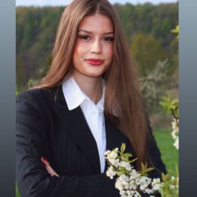 Calvine-Meline, Babysitter in Alfeld (Leine)