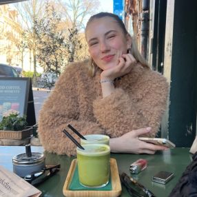 Alma, Babysitter in Chemnitz