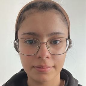Selma, Babysitter in Moers