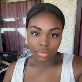Nouria, Babysitter in Freising