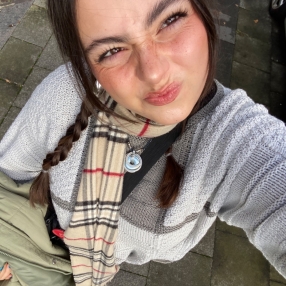 Carlota, Babysitter in Duisburg