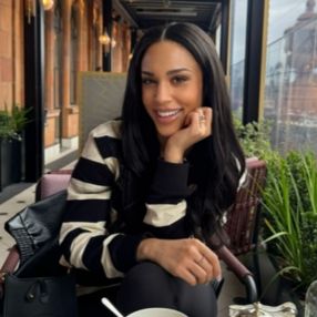Naomi, Familie in Frankfurt am Main