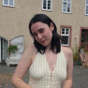 Maja, Babysitter in Marburg