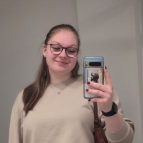 Ashley, Babysitter in Schönefeld