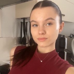 Nicole, Babysitter in Groß-Gerau