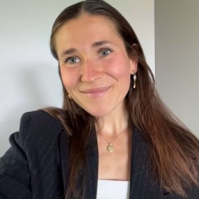 Julis, Babysitter in Hamburg