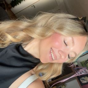 Julia, Babysitter in Senden