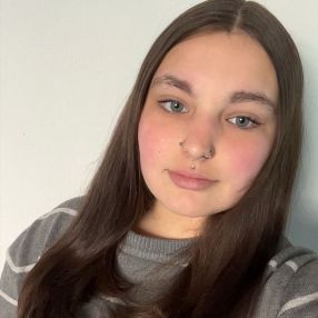 Kiara, Babysitter in Rödental