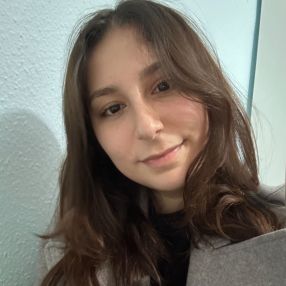 Lara, Babysitter in Wedel