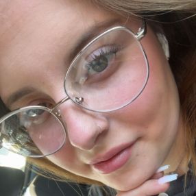 Adelina, Babysitter in Hückeswagen