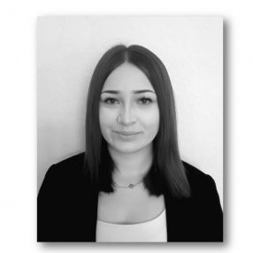 Nora, Babysitter in Hoppegarten