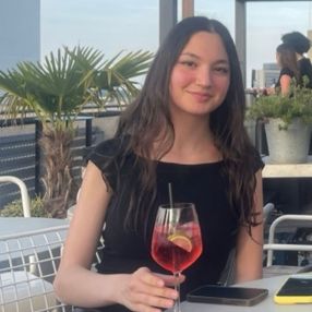 Melike, Babysitter in Meerbusch