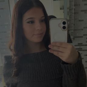 Amy, Babysitter in Birkenwerder