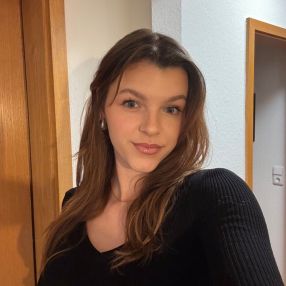 Lena, Babysitter in Dietzenbach