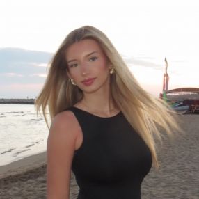 Emily, Babysitter in Gersthofen