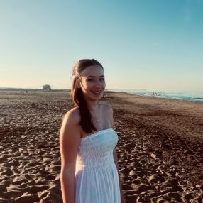 Nora, Babysitter in Elsdorf