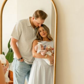 Whitney, Familie in Augsburg