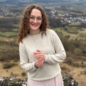 Natalie, Babysitter in Ansbach