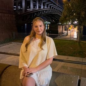 Leontine, Babysitter in Wiesbaden
