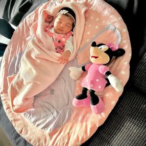 Riddhi, Familie in Lübeck