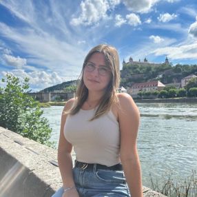 Juliette, Babysitter in Fulda