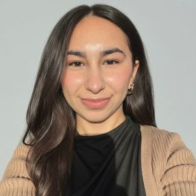 Pelin, Babysitter in Siegen