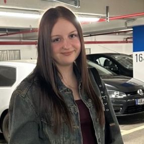 Sophie, Babysitter in Schöningen