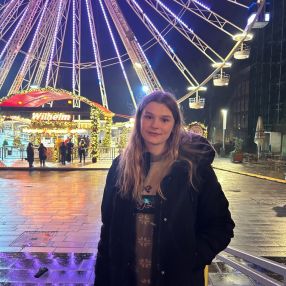 Lara, Babysitter in Solingen