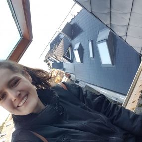 Jolina, Babysitter in Geestland