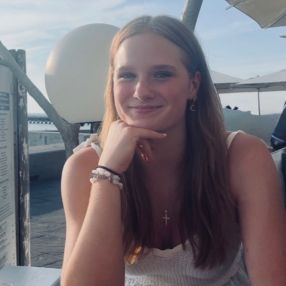 Laura, Babysitter in Stuttgart