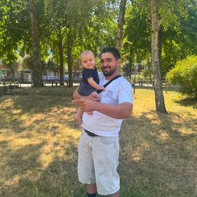 Aya, Familie in Dortmund