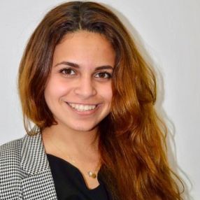 Yomna, Babysitter in Ebersberg