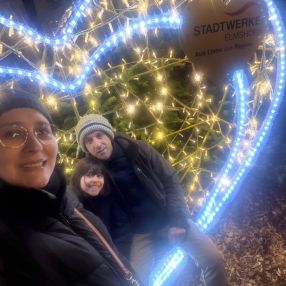 Yenni, Familie in Elmshorn