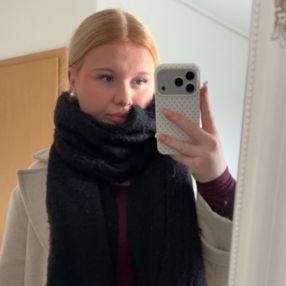 Lena, Babysitter in Emden