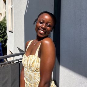 Mufaro, Babysitter in Magdeburg