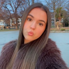 Lena, Babysitter in Friedrichshafen