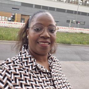 Maimouna, Babysitter in Berlin