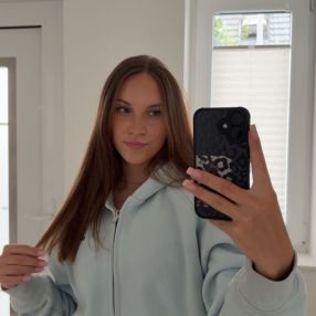 Vivien, Babysitter in Heusenstamm