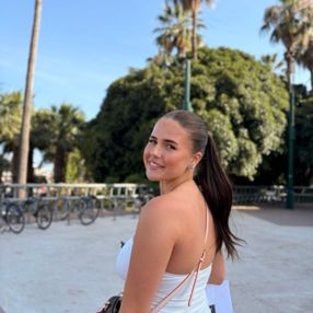 Antonia, Babysitter in Enger