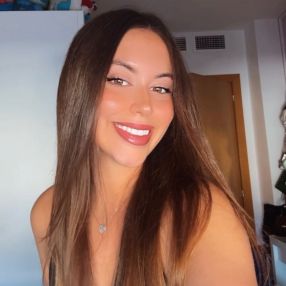 Alba, Babysitter in Essen