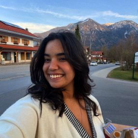 Larissa, Babysitter in Unterhaching
